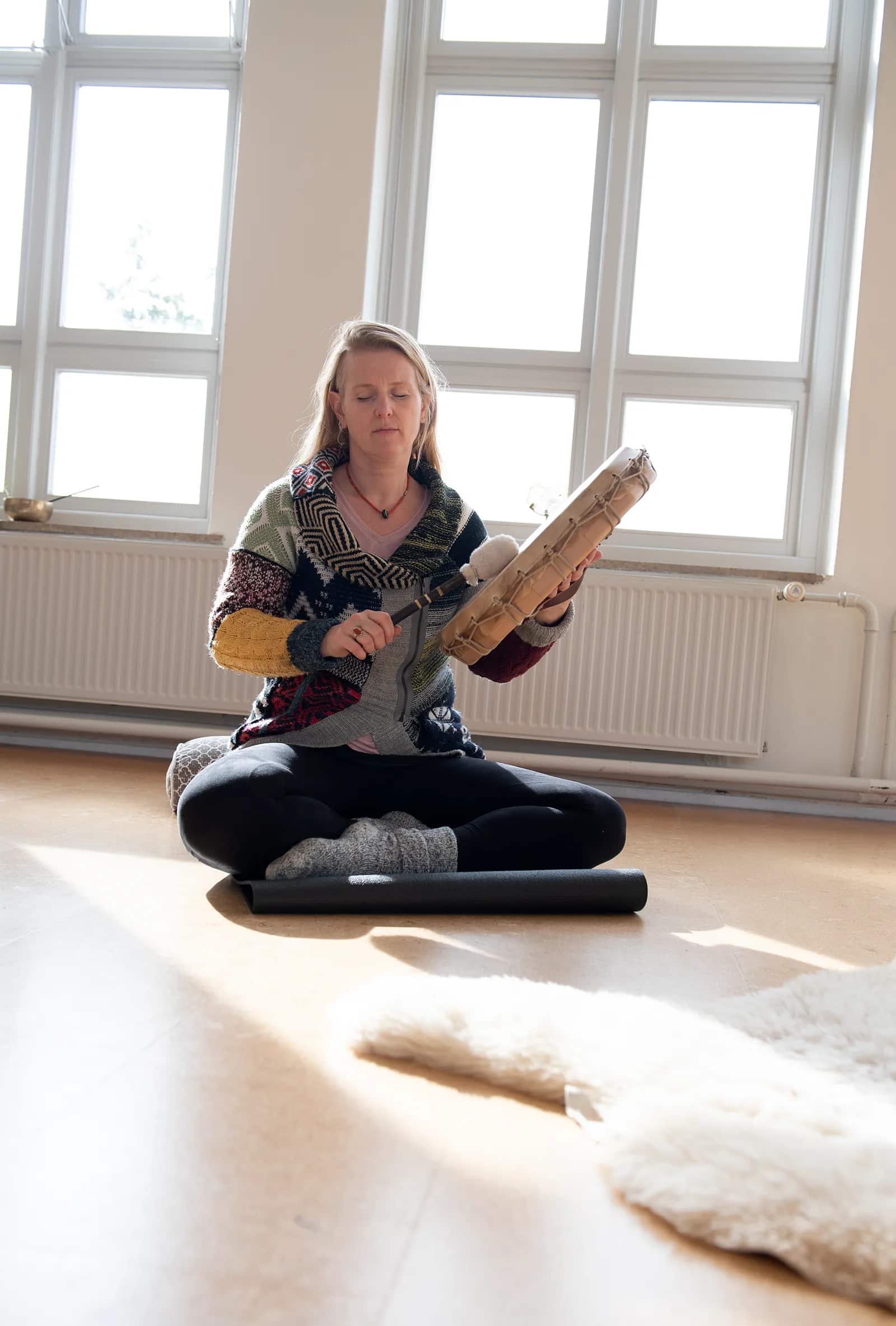 Mirjam met de sjamanendrum